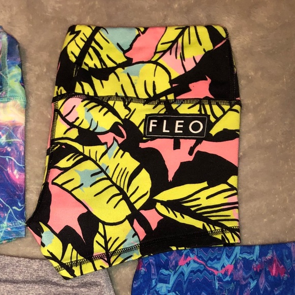 XS Fleo Shorts - Picture 1 of 2